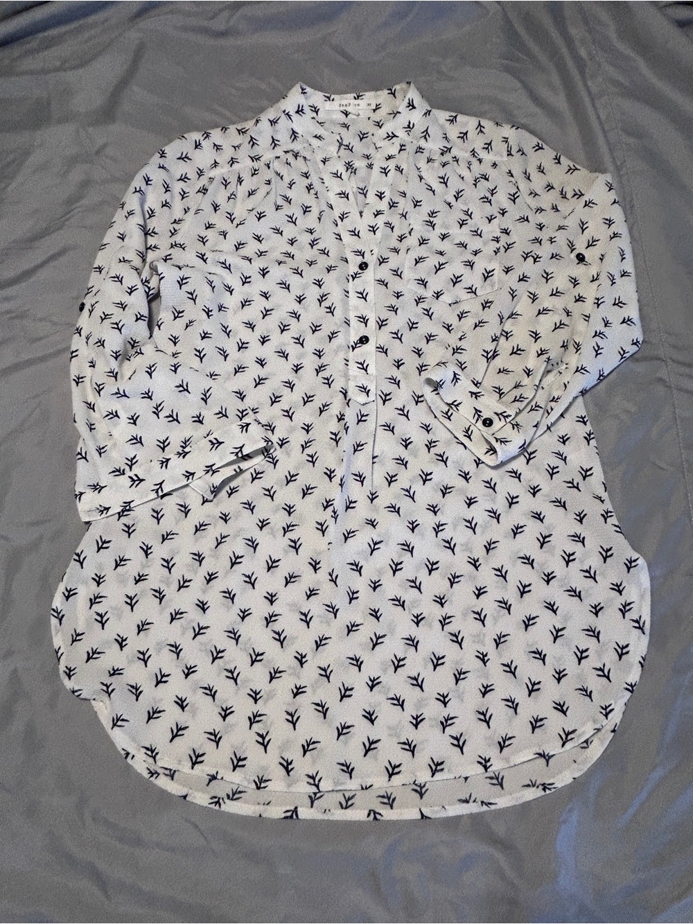 fun 2 fun White Button-Down Shirt with Black Botanical Print